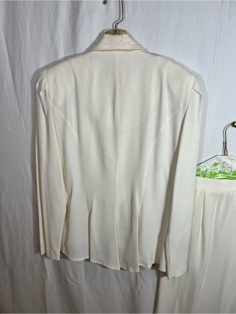 Elegant Ivory Women's Wedding Skirt Suit with Embroidered Shawl Collar size 9/10 - Picture 6 of 17